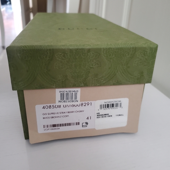 Brand new GUCCI  Supreme Fruit Print Slides - Picture 7 of 7